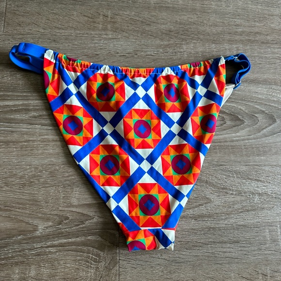 WeWoreWhat Women’s‎ Adjustable Ruched Mosaic Bikini Bottom - Picture 4 of 6